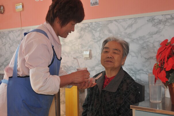 ç»èäººåæ°´